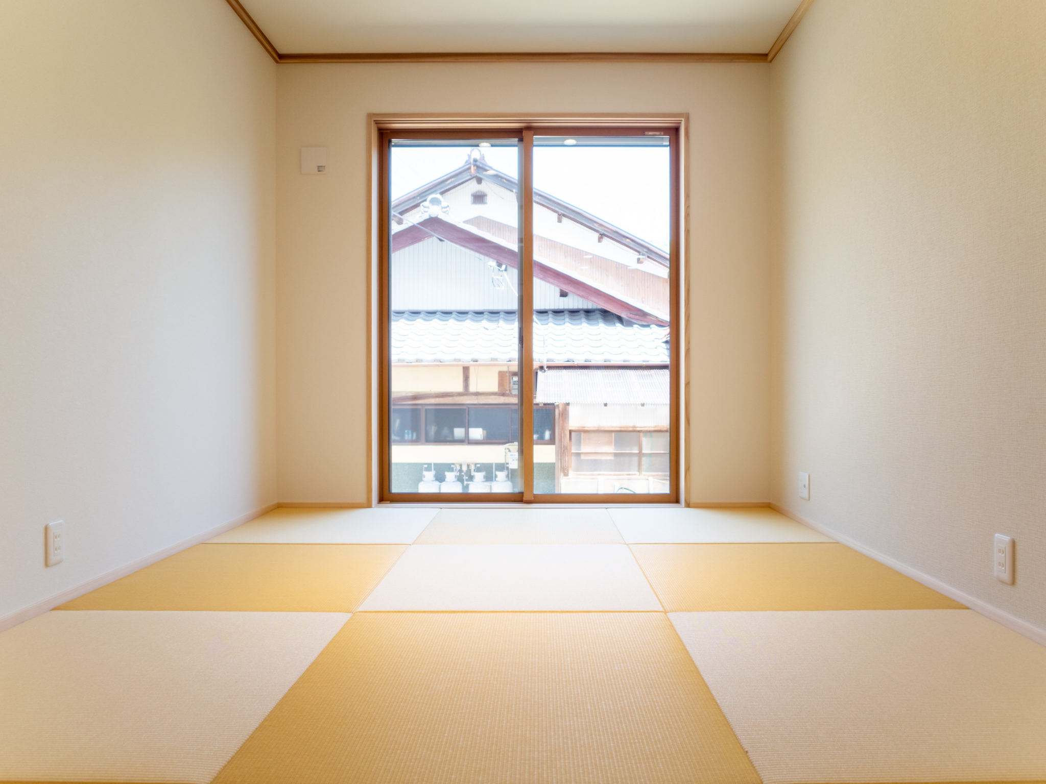 構造を見せる天井で開放的に
